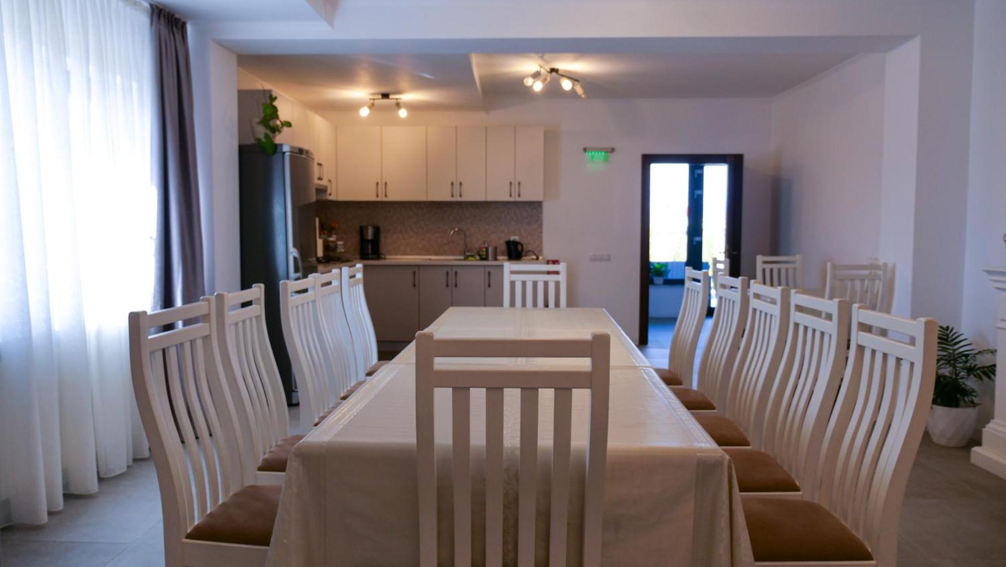 Hotel Casa Ambientt à Curtea de Argeş Extérieur photo
