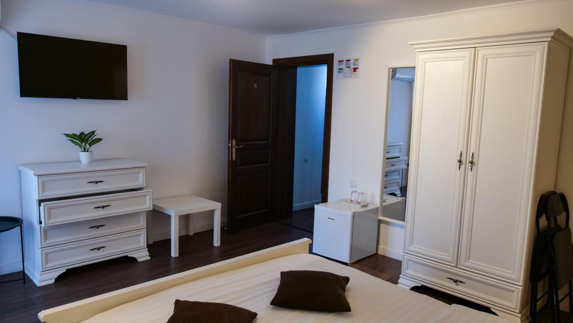 Hotel Casa Ambientt à Curtea de Argeş Extérieur photo