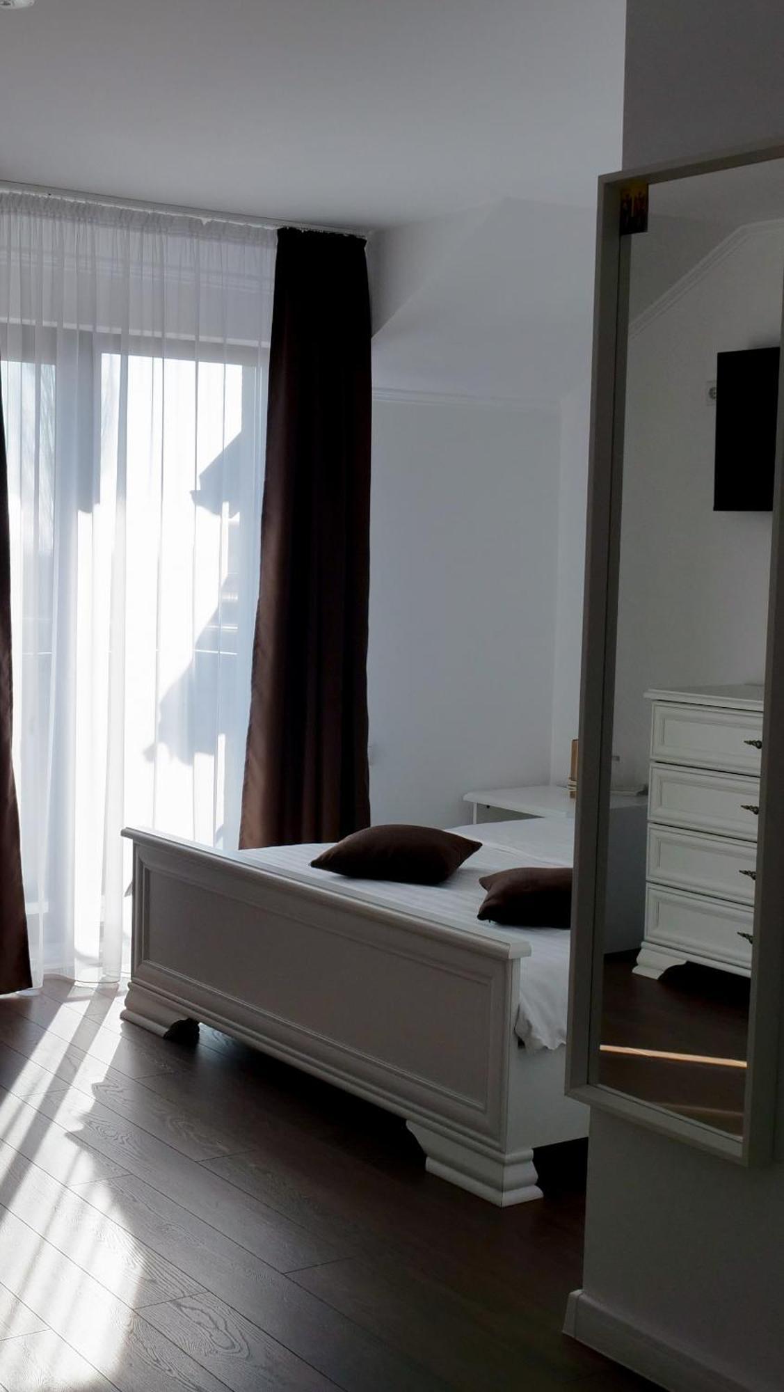 Hotel Casa Ambientt à Curtea de Argeş Extérieur photo